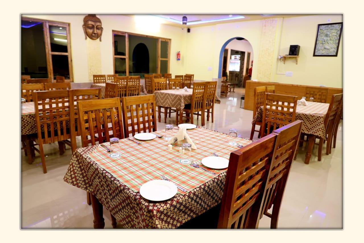 Hotel The Ranikhet Continental Esterno foto